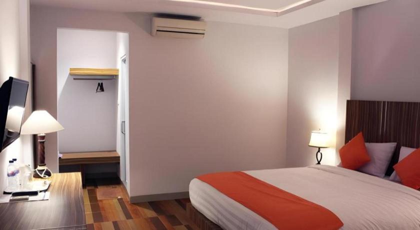 โรงแรมซาเตรีย วิซาตา Pare-Pare ภายนอก รูปภาพ