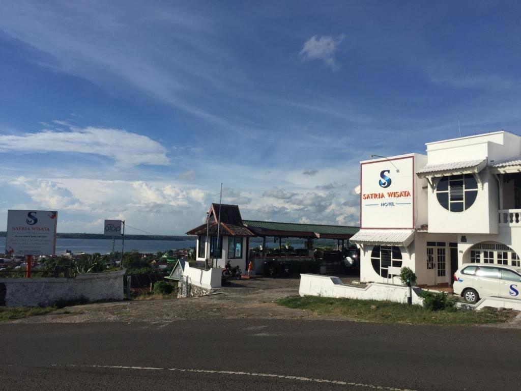 โรงแรมซาเตรีย วิซาตา Pare-Pare ภายนอก รูปภาพ