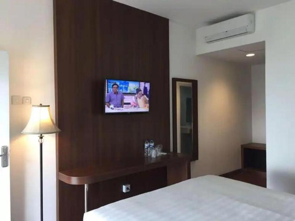 โรงแรมซาเตรีย วิซาตา Pare-Pare ภายนอก รูปภาพ