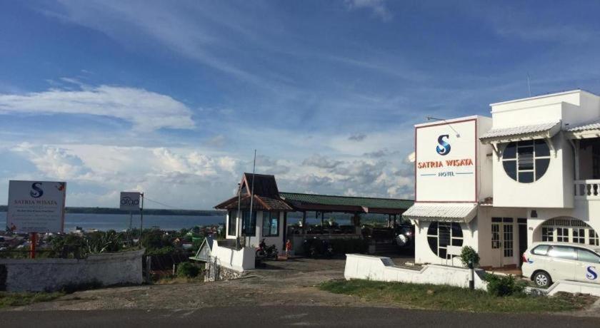 โรงแรมซาเตรีย วิซาตา Pare-Pare ภายนอก รูปภาพ