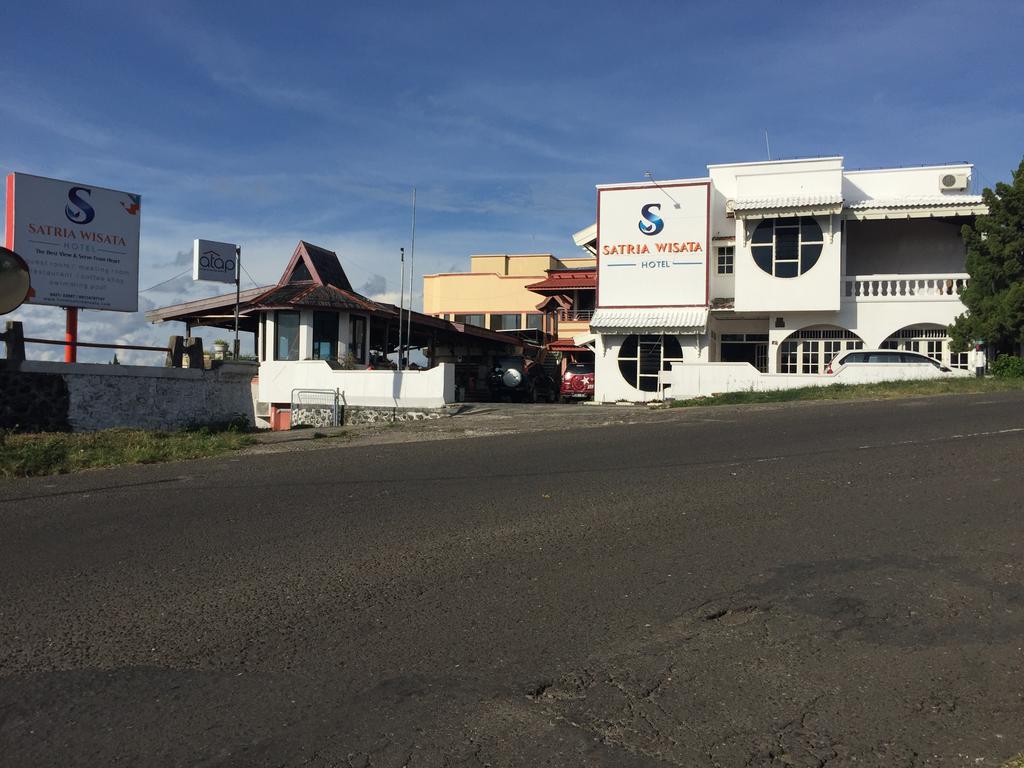 โรงแรมซาเตรีย วิซาตา Pare-Pare ภายนอก รูปภาพ