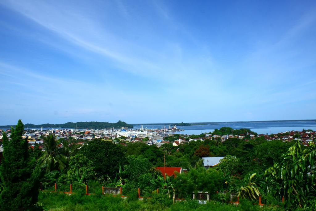 โรงแรมซาเตรีย วิซาตา Pare-Pare ภายนอก รูปภาพ